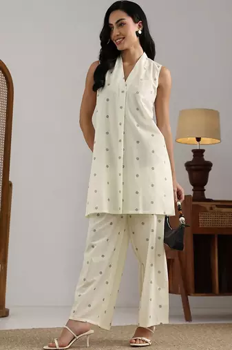 women ethnic motifs printed regular kurti with trousers