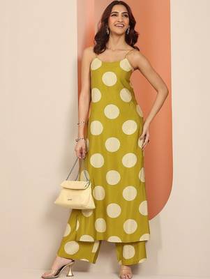 women printed regular kurta with palazzos 1