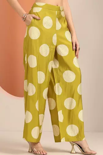 women printed regular kurta with palazzos