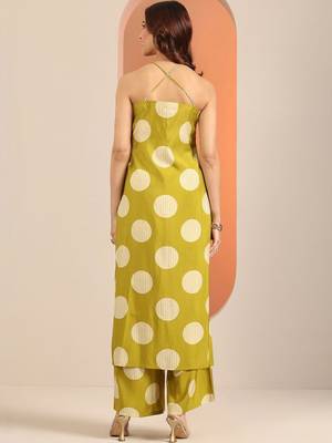 women printed regular kurta with palazzos 4