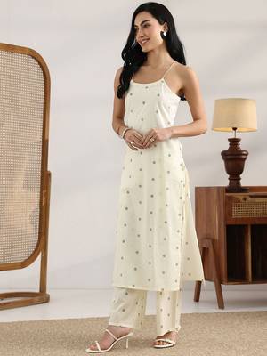 women geometric printed kurta with palazzo 3