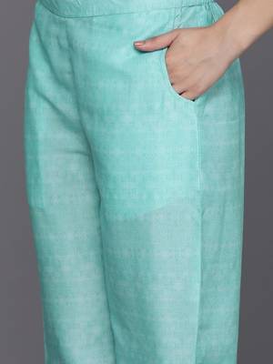 women ethnic motifs printed regular thread work kurta with trousers 5