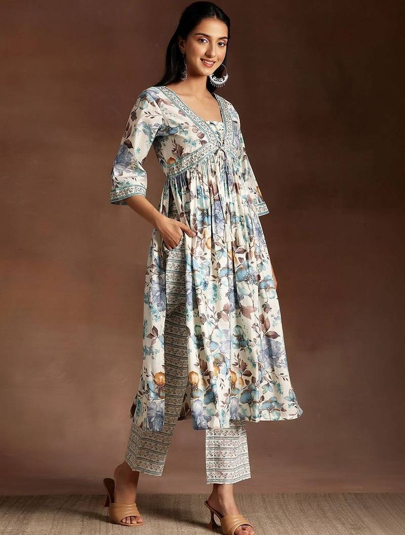 women floral printed empire kurta with trousers & with dupatta