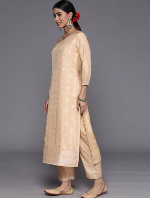 women regular kurta with trousers & with dupatta 4