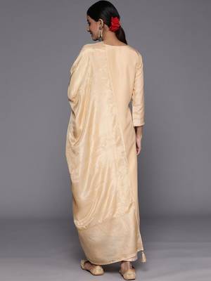 women regular kurta with trousers & with dupatta 6