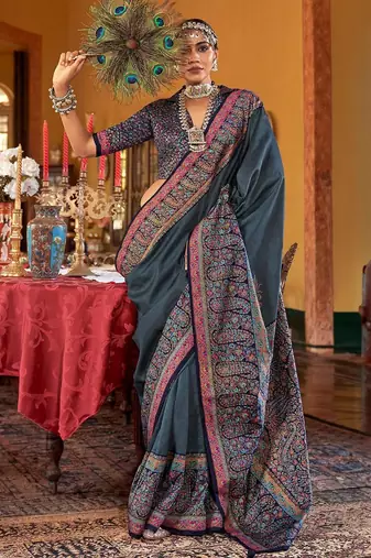 Grey floral silk blend sungudi saree