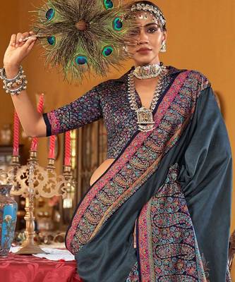 Grey floral silk blend sungudi saree 2