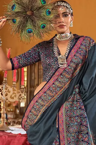 Grey floral silk blend sungudi saree