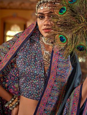 Grey floral silk blend sungudi saree 3