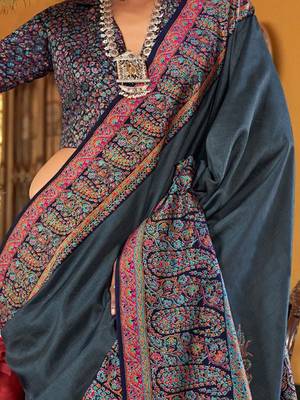 Grey floral silk blend sungudi saree 4