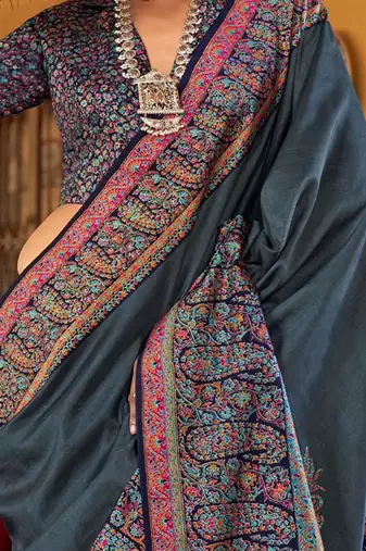 Grey floral silk blend sungudi saree