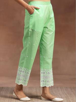women floral embroidered tiered thread work kurta with trousers 3