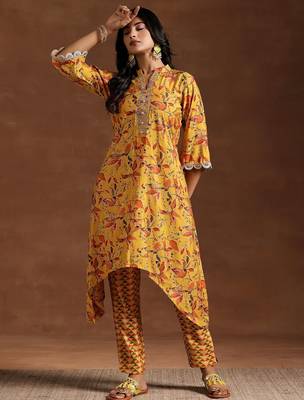 women ethnic motifs printed regular thread work kurta with trousers 1