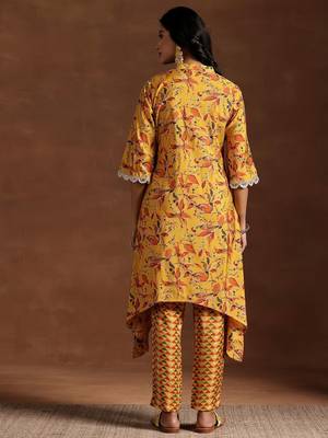 women ethnic motifs printed regular thread work kurta with trousers 4