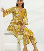 women floral printed regular kurta with trousers