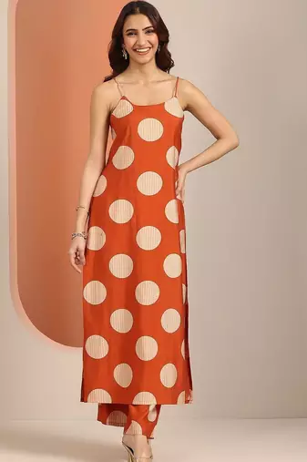 women printed regular kurta with trousers