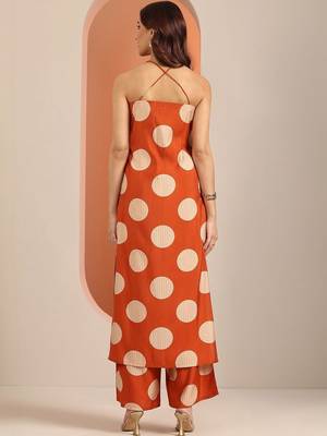 women printed regular kurta with trousers 4