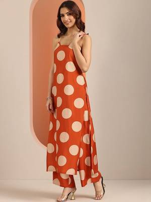 women printed regular kurta with trousers 5