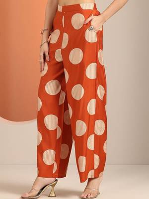 women printed regular kurta with trousers 6