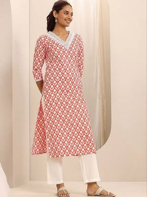 women ethnic motifs printed regular thread work kurta with trousers & with dupatta 4