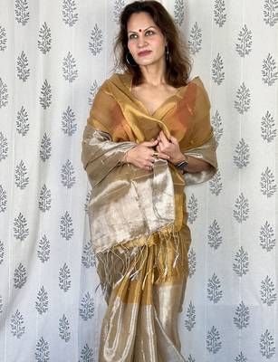 Beige zari border tissue kasavu saree with blouse piece 3