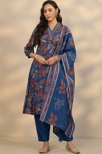 women floral printed regular kurta with trousers & with dupatta