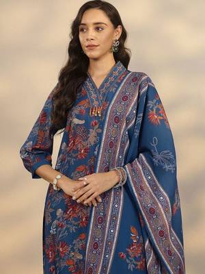 women floral printed regular kurta with trousers & with dupatta 4