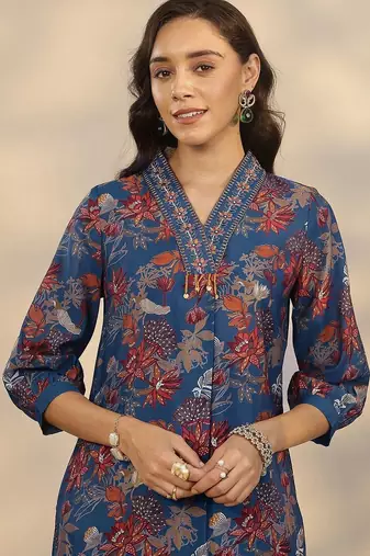 women floral printed regular kurta with trousers & with dupatta