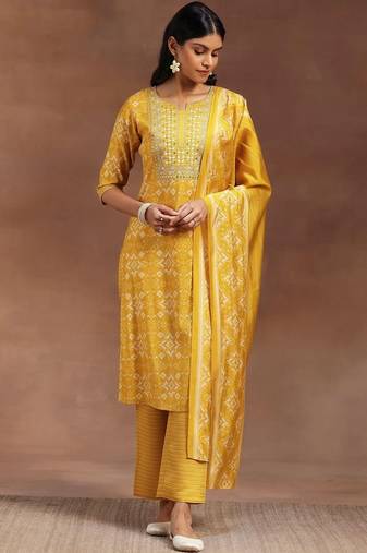 women ethnic motifs printed regular mirror work kurta with trousers & with dupatta