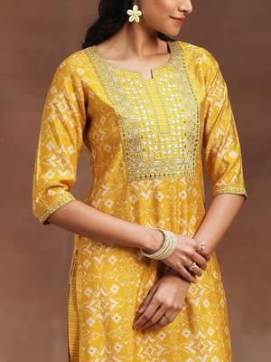 women ethnic motifs printed regular mirror work kurta with trousers & with dupatta 7