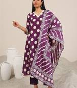 women floral printed regular kurta with trousers & with dupatta