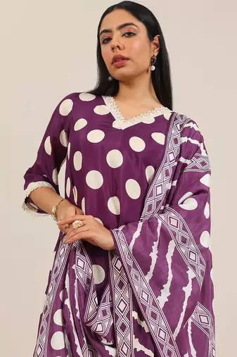 women floral printed regular kurta with trousers & with dupatta