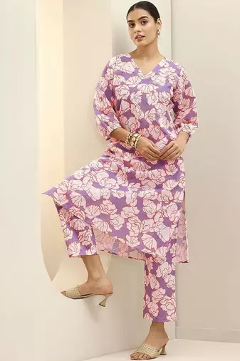 women floral printed regular kurta with trousers