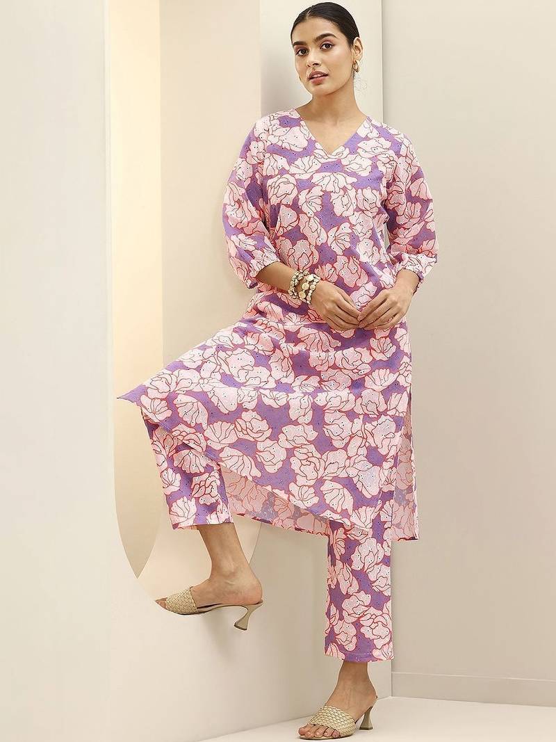 women floral printed regular kurta with trousers