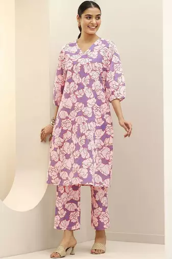 women floral printed regular kurta with trousers