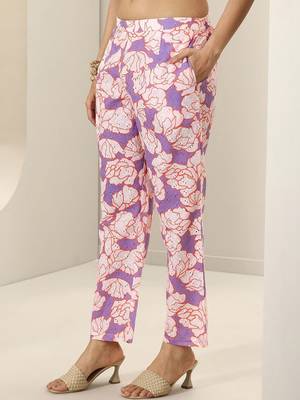 women floral printed regular kurta with trousers 5