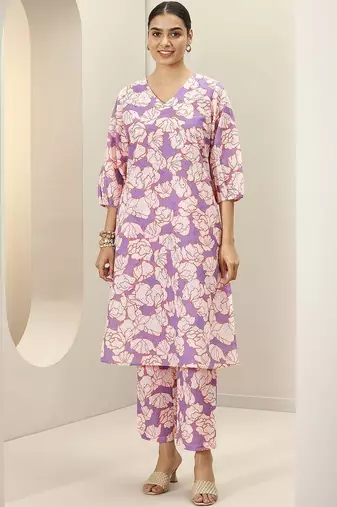 women floral printed regular kurta with trousers