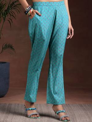 women ethnic motifs printed regular kurta with trousers & with dupatta 4