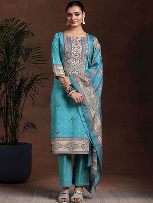 women ethnic motifs printed regular kurta with trousers & with dupatta 7