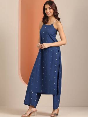 women printed regular kurta with palazzos 6