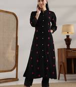women printed regular kurta with trousers