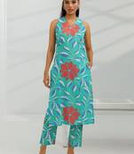 women floral printed kurta with trousers