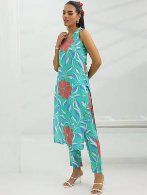 women floral printed kurta with trousers 4