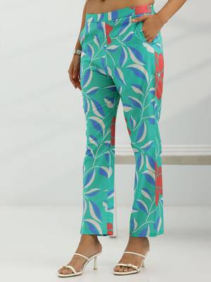 women floral printed kurta with trousers 7