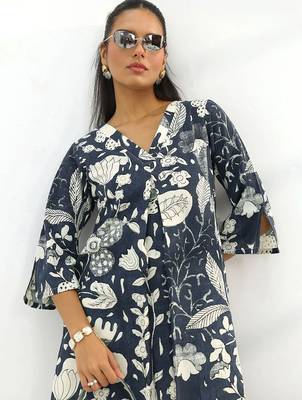 women floral printed regular kurta with trousers 2