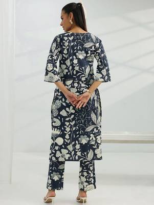women floral printed regular kurta with trousers 5