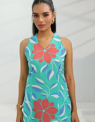 women floral printed regular kurta with trousers 3