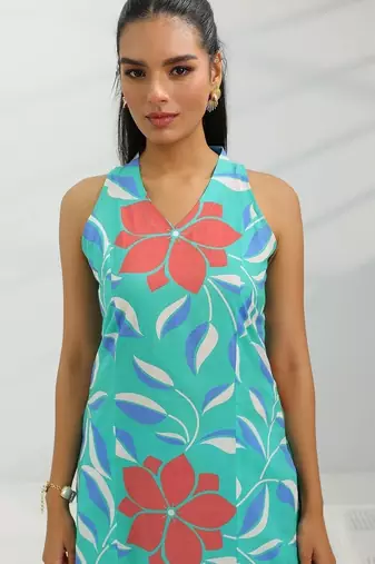 women floral printed regular kurta with trousers