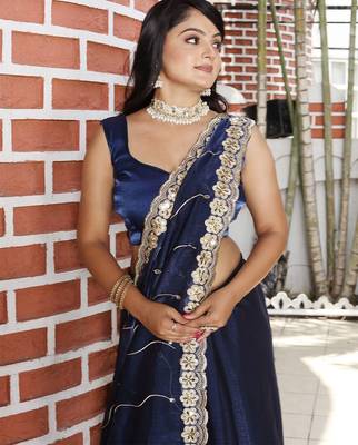 Navy blue embroidered mirror work organza saree 4