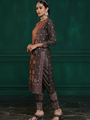 women ethnic motifs printed regular kurta with trousers & with dupatta 5